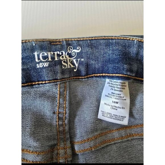 Terra & Sky Jeans Sz 16W with slit - Picture 5 of 8